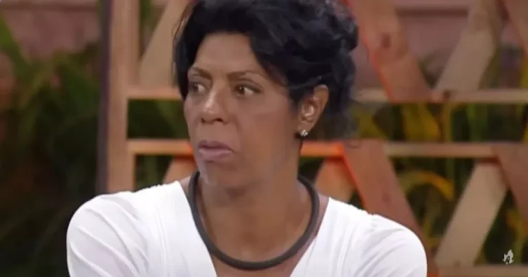A Fazenda 15: Marcia Fu quebra protocolo, conversa com produção e vídeo vaza
