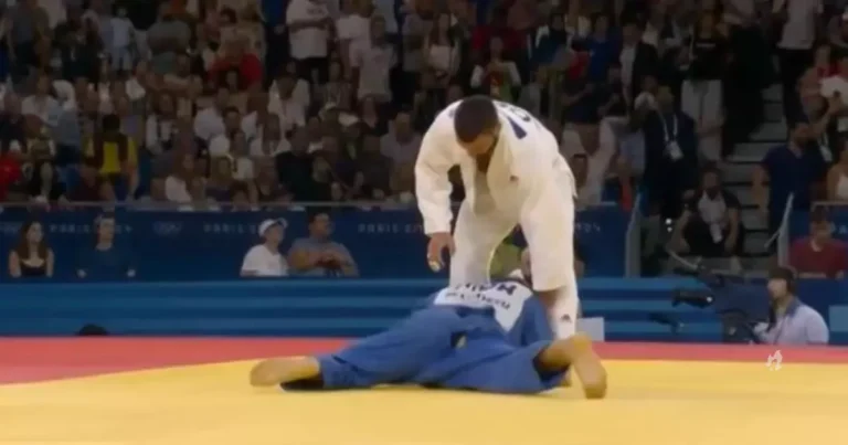 Cena inusitada: Calça de judoca rasga e luta é paralisada nos Jogos de Paris