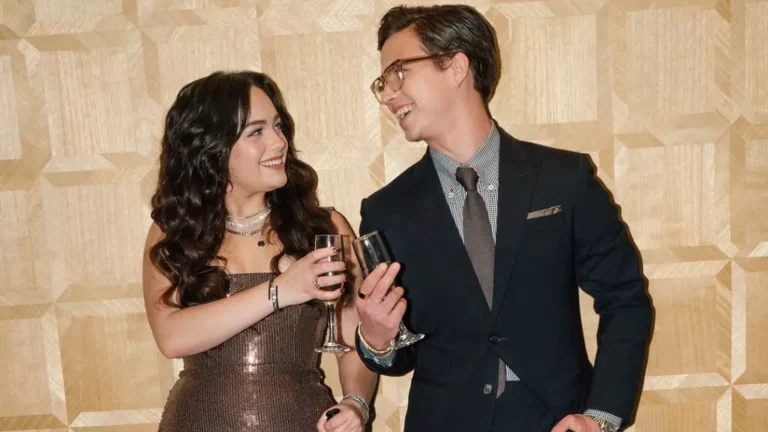 Atores de “Cobra Kai”, Mary Mouser e Tanner Buchanan, anunciam noivado