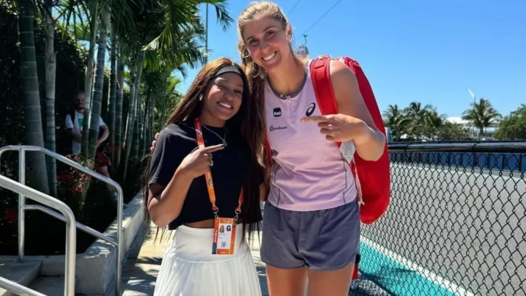Rebeca Andrade joga com promessa do tênis brasileiro e tieta estrelas; veja