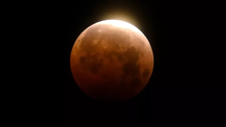 ‘Lua de Sangue’: Eclipse total da Lua acontece nesta sexta-feira; saiba como acompanhar