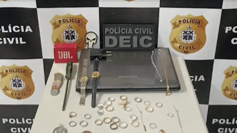 Dois homens são presos em flagrante suspeitos de furtar joias avaliadas em R$ 50 mil na Bahia