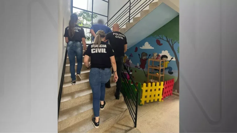 Treinador de futebol é preso por suspeita de abuso contra adolescentes