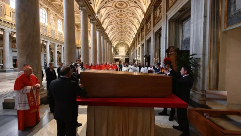 Enterro do papa Francisco: veja o que se espera para os próximos dias