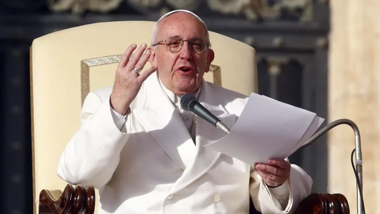 Papa Francisco: famosos prestam homenagens após morte do pontífice