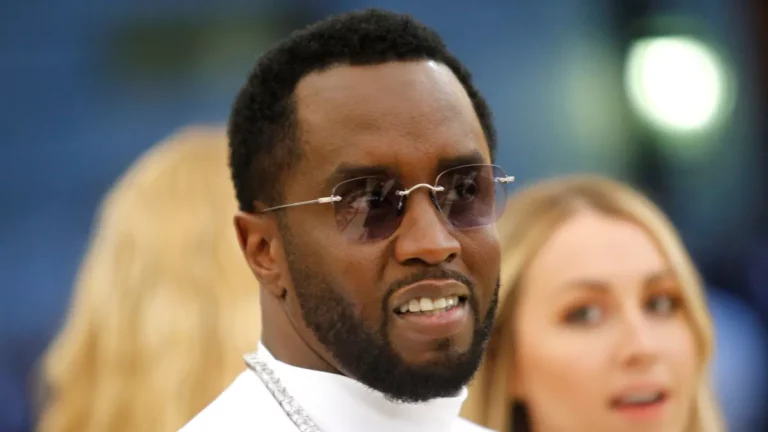 Sean “Diddy” Combs fala pela primeira vez em saída do tribunal, diz site