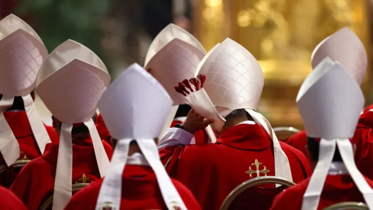 Cardeais esperam conclave rápido para escolher novo papa