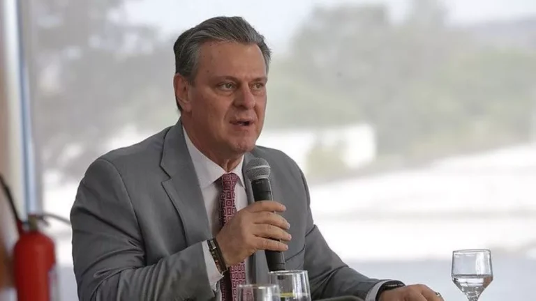 Fávaro prevê excesso de frango por 15 dias, mas aposta em estabilidade