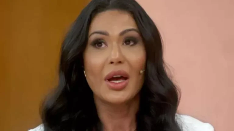 Gracyanne Barbosa explica decisão de aceitar Jesus em culto evangélico