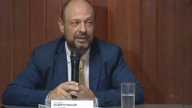 “Tenham calma”, diz chefe do INSS sobre busca por ressarcimento