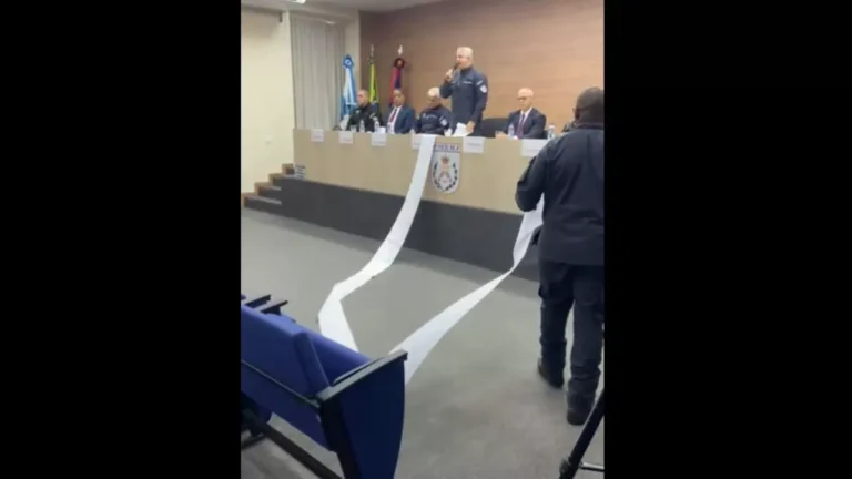 Chefe da PM mostra ficha criminal de TH da Maré e cobra leis mais duras