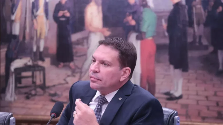CCJ aprova suspender ação penal contra Ramagem no STF sobre plano de golpe