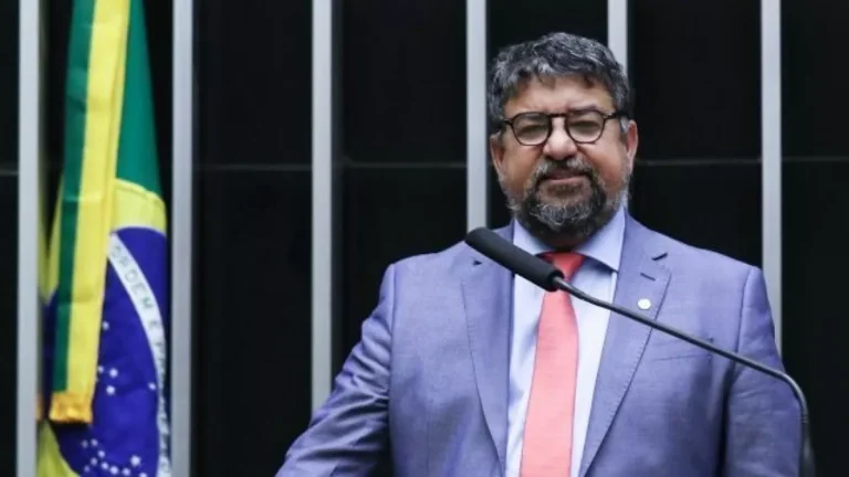 “Precisamos de uma terceira via para unificar o PT”, diz prefeito de Maricá