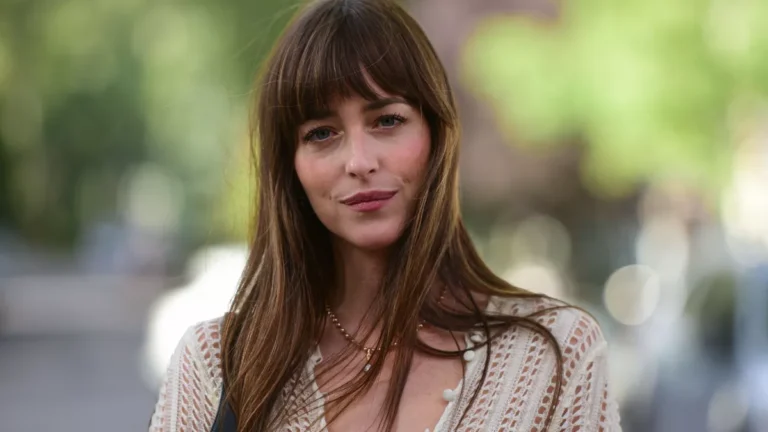 Em Cannes, Dakota Johnson fala sobre produzir filmes: “Queria mais”