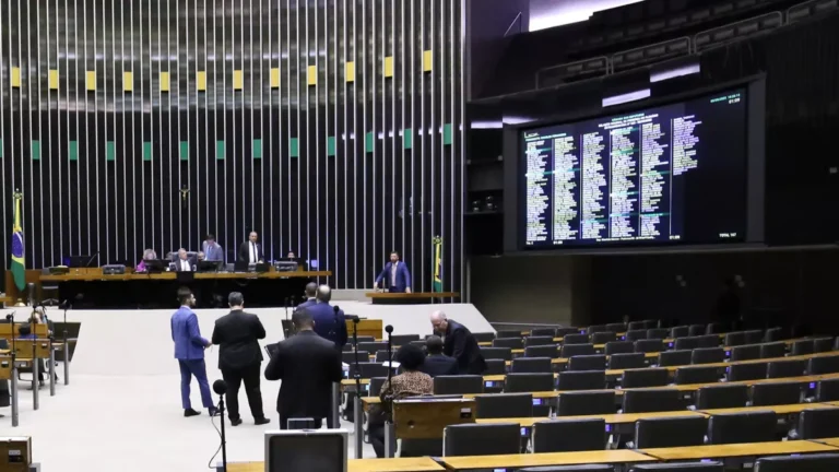 Oposição pede ao STF que obrigue Câmara a instalar CPI do INSS