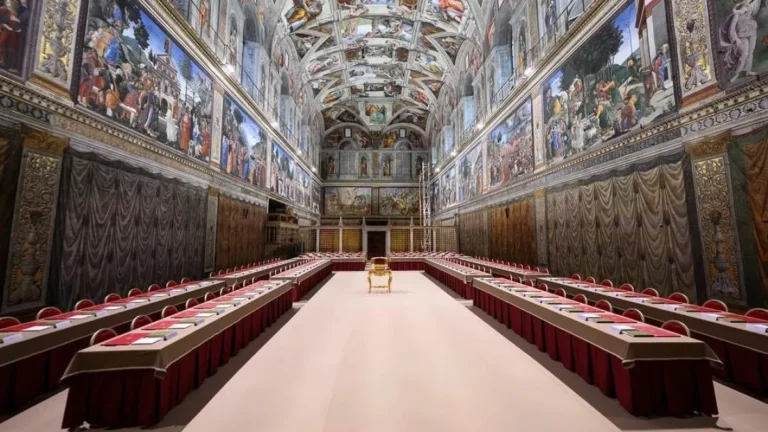 Capela Sistina, onde aconteceu o conclave, reabre ao público hoje