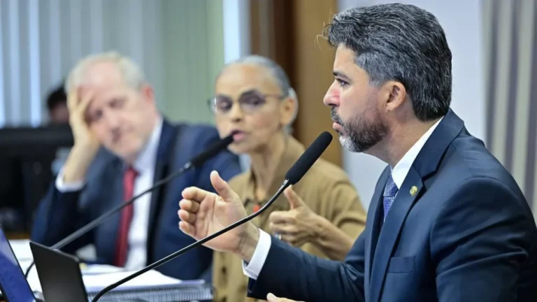 “Machismo e racismo”: Marina relata por que deixou audiência no Senado