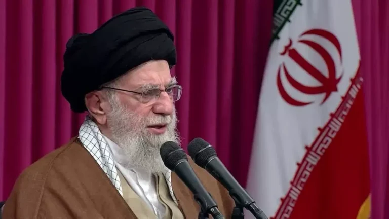 Líder supremo do Irã rejeita demanda nuclear dos EUA