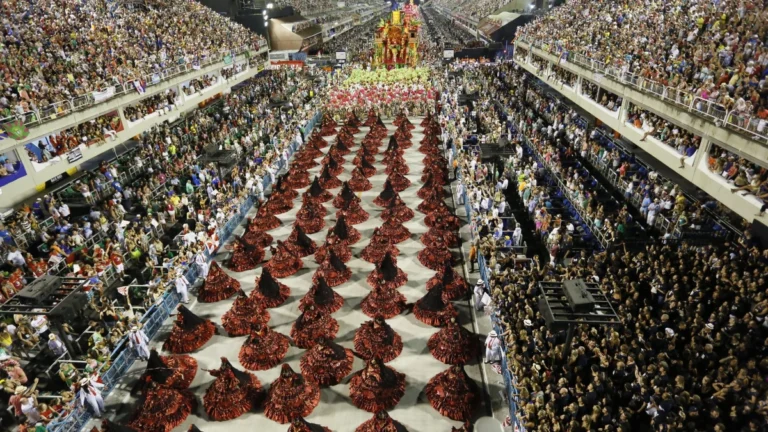 Turismo deve movimentar R$ 12 bilhões na economia durante o Carnaval