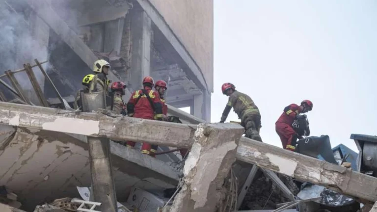 Ataques israelenses deixam quase 80 mortos e mais de 320 feridos em Teerã