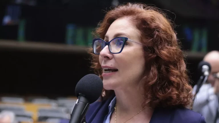 Zambelli confirma à CNN saída do Brasil pela Argentina