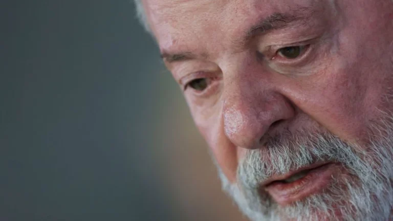 Paraná Pesquisas: 30% atribuem fraude do INSS a Lula e 12% a Bolsonaro