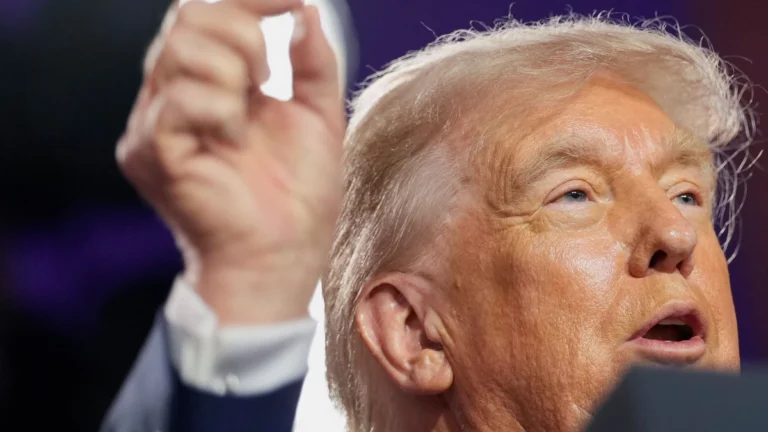 Trump impõe tarifas recíprocas que variam de 10% a 41% a dezenas de países