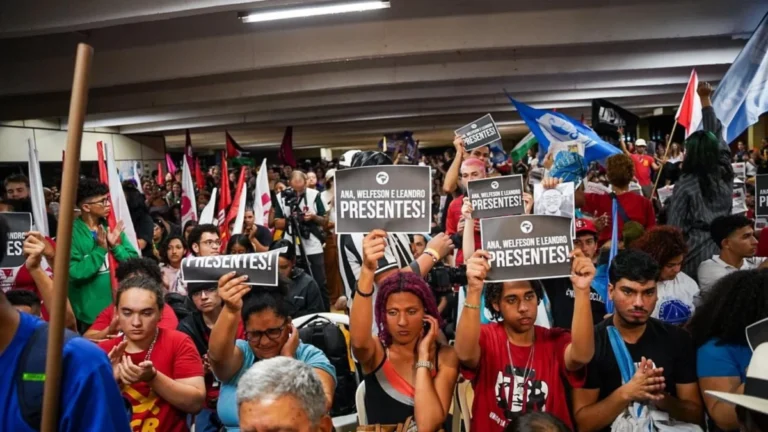 Congresso da UNE presta homenagem a estudantes da UFPA mortos em acidente