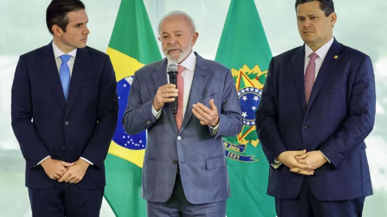 Lula espera “baixar a poeira” para conversa com Hugo e Alcolumbre