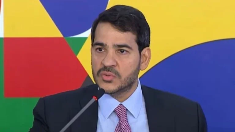 AGU aciona STF e pede validação de aumento do IOF