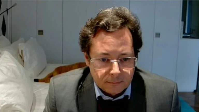 Continuo “fiel escudeiro” da família Bolsonaro, diz Wajngarten à CNN