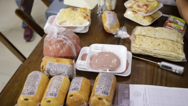 Frios podres: lojas em bairros nobres de Salvador são alvo de operação