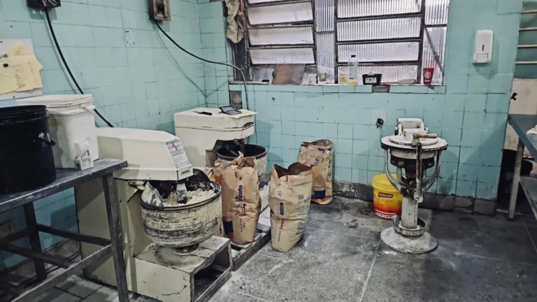 Panificadora é interditada com mais de 450kg de alimentos impróprios