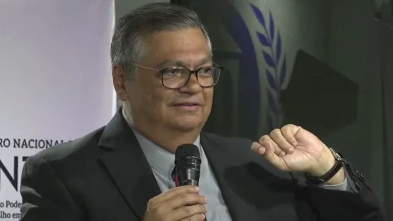 Dino chama interferência de países no Judiciário brasileiro de “sequestro”