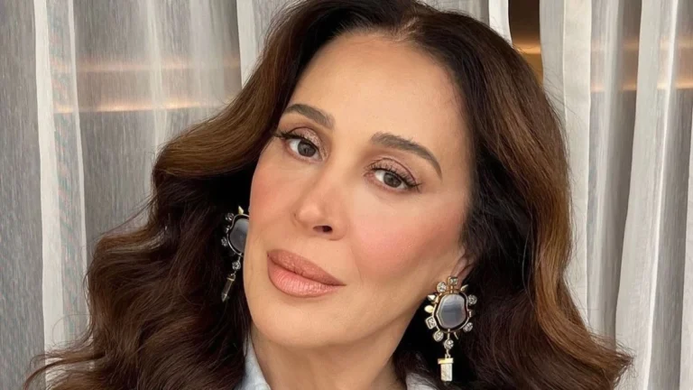 Claudia Raia diz ter sido inconsequente ao engravidar aos 55 anos; assista