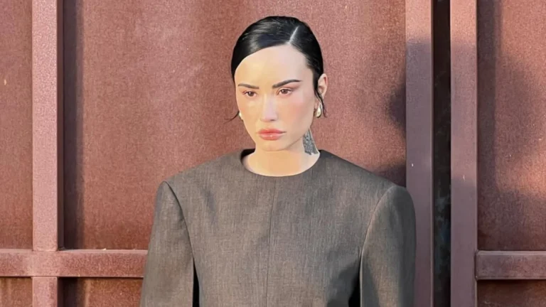 Após hiato, Demi Lovato confirma lançamento de novo single; saiba mais