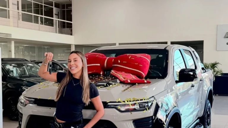 Quase 100 dias após vencer BBB25, Renata Saldanha finalmente leva carro