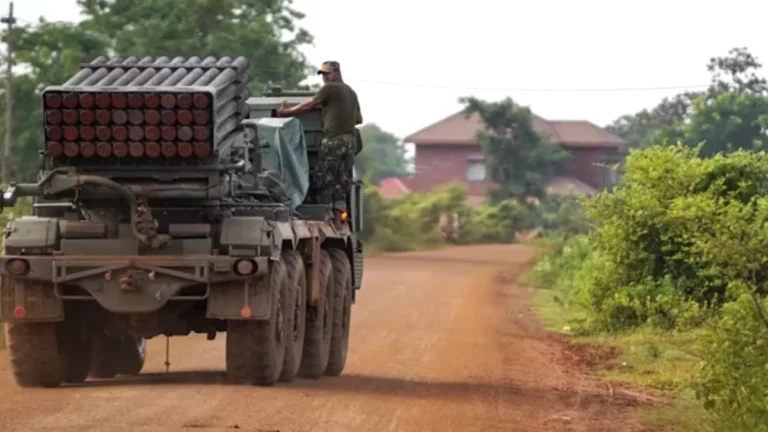 Tailândia x Camboja: EUA enviam representantes para mediar cessar-fogo
