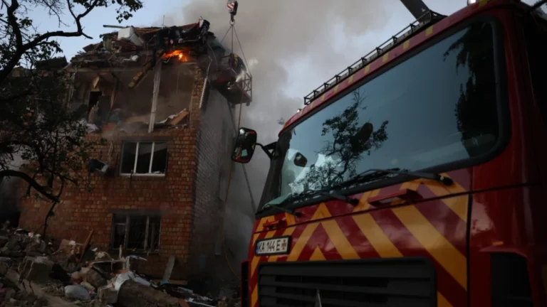 Ataques russos deixam mortos e feridos em Kiev, diz Ucrânia