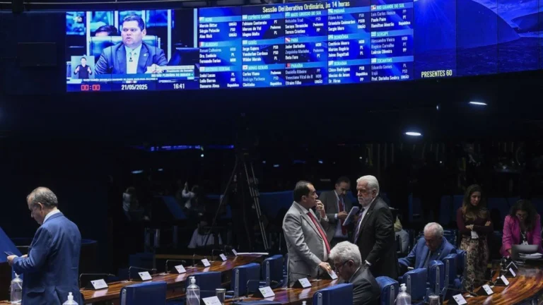 De olho em 2026, partidos se reúnem com foco no Senado