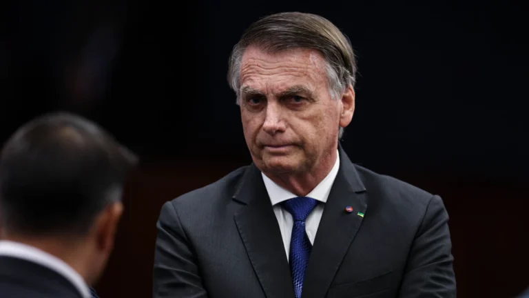 Especialista: Trump quer influenciar cenário e favorecer Bolsonaro em 2026