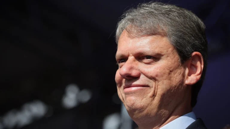 Análise: Tarcísio desvia sobre 2026, mas aliados celebram