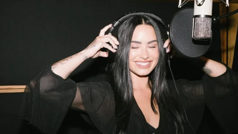 “Não me levei tão a sério”: Demi Lovato detalha novo álbum