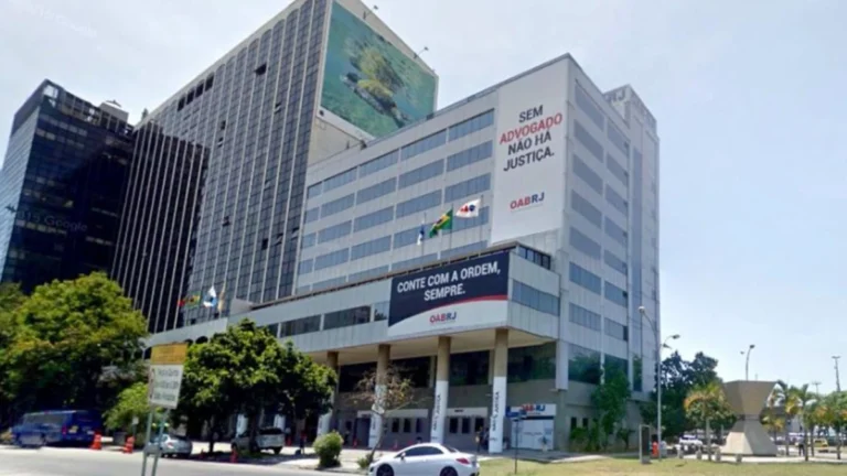 OAB-RJ diz serem preocupantes “restrições às liberdades”; Flávio agradece