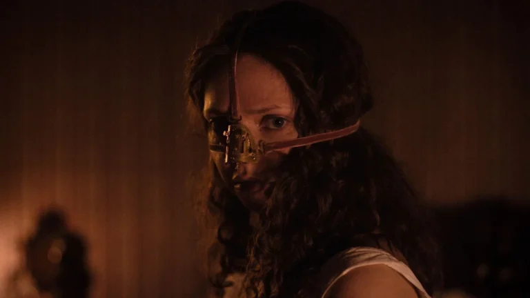 Terror “The Ugly Stepsister” ganha data de estreia no Brasil