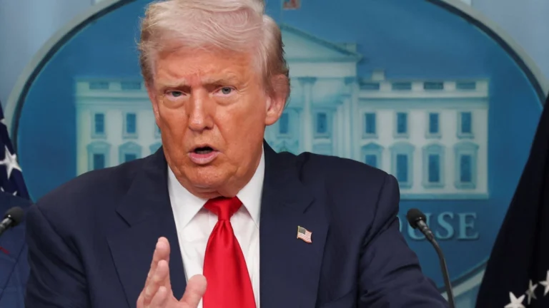 Trump “não está feliz”, mas “não está surpreso” com ataque da Rússia a Kiev