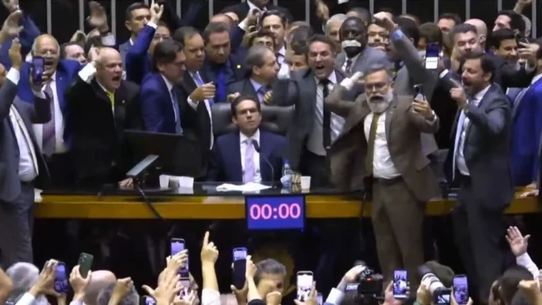 Com tumulto na Câmara, PMDF reforça segurança ao redor do Congresso