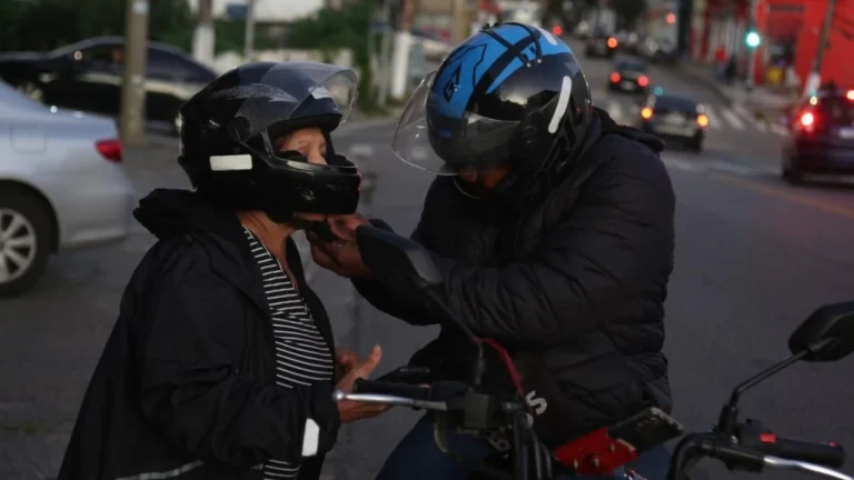 Mulheres e população baixa renda são maioria dos passageiros de Uber Moto