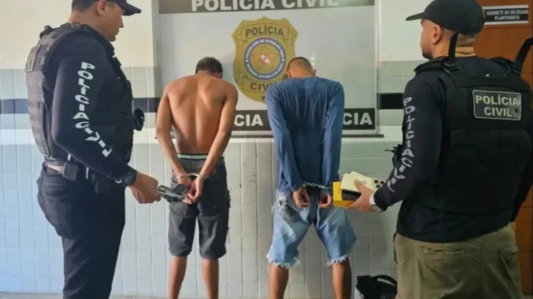 Dupla é presa por roubar 32 celulares e R$ 40 mil de loja no Pará