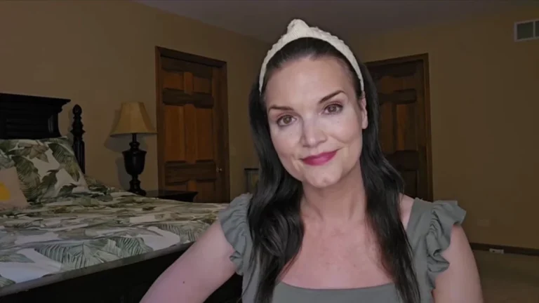 Atriz anuncia que está grávida do marido, que morreu 10 anos atrás